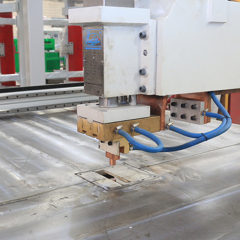 Yeni Güçlendirici Galvanizli Çelik Çit Ağı Makinesi / Otomatik Kaynaklı Tel Ağı Fabrika Fiyatı