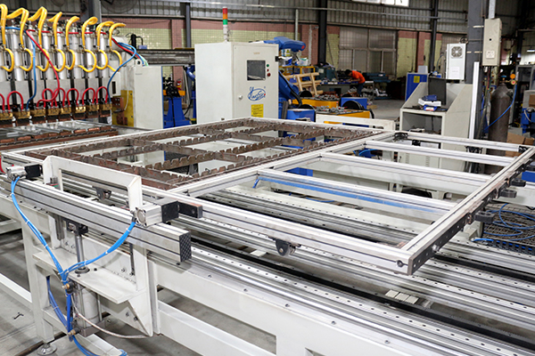 Elektrik Kontrol Sistemi Soğutma Sistemi ve PLC İşletim Kontrol Sistemi ile Tel Ağı Kaynak kaynak makinesi 4