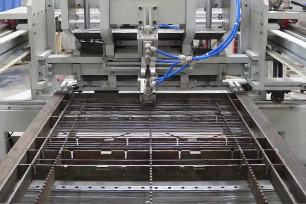 Hwashi Swinq BaseWire Frame kaynak makinesi Demir Tel Sırası kaynak makinesi 3