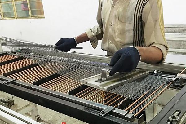 Mlaximize verimlilik ve bizim buzdolabı tel tüp kondansör üretim hattı makinesi kaynak ve bükme makinesi ile 5